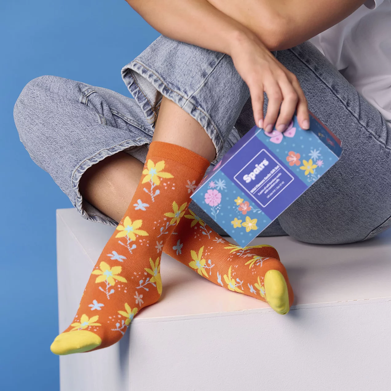 Womens orange floral design socks