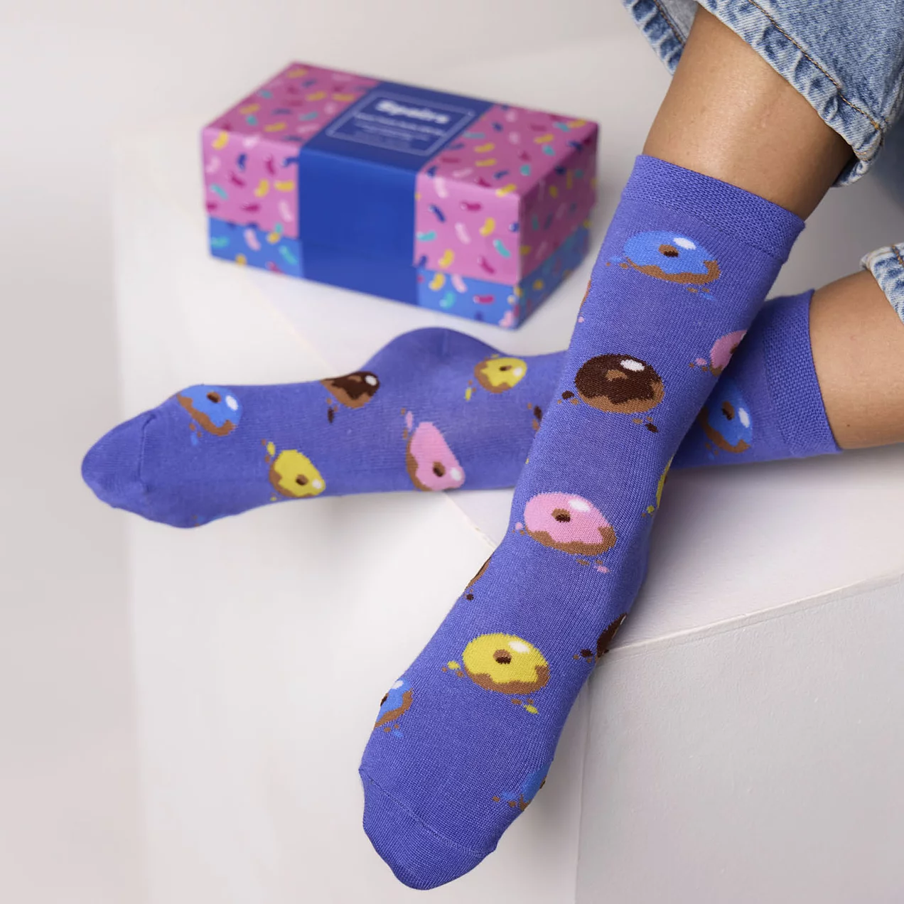 Women's purple doughnuts design bamboo socks